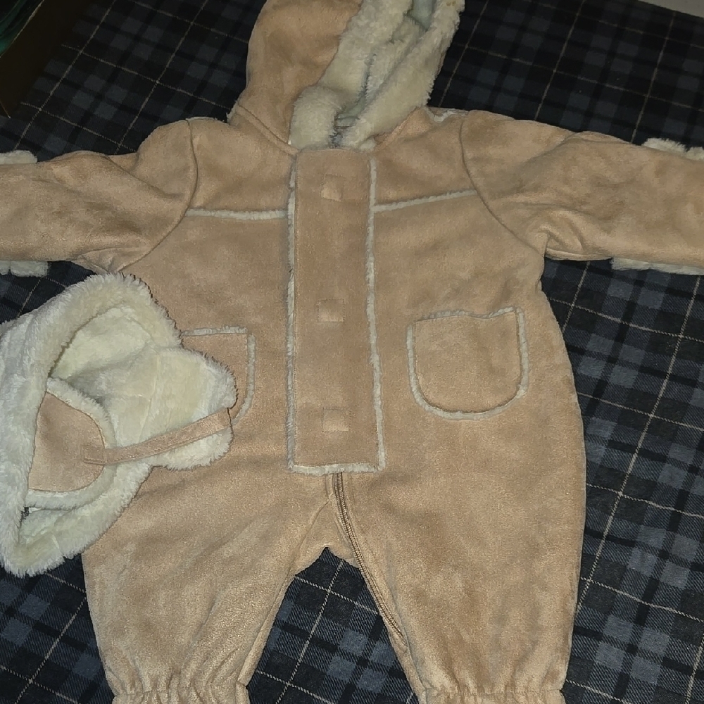 Baby Luxuries 6-9 Mos. Snowsuit - Picture 5 of 5